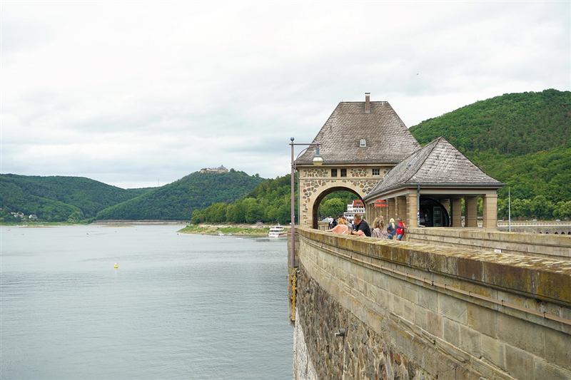 Staumauer am Edersee