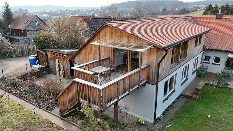 Luftaufnahme des Hauses mit Terrasse